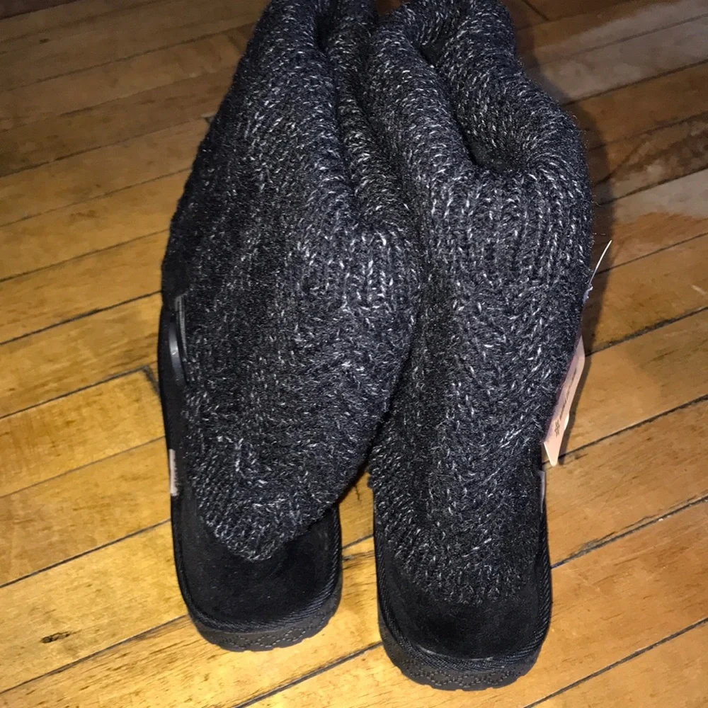 Muk Luks Black and Dark Gray Knit Cuff Ankle‎ Boots